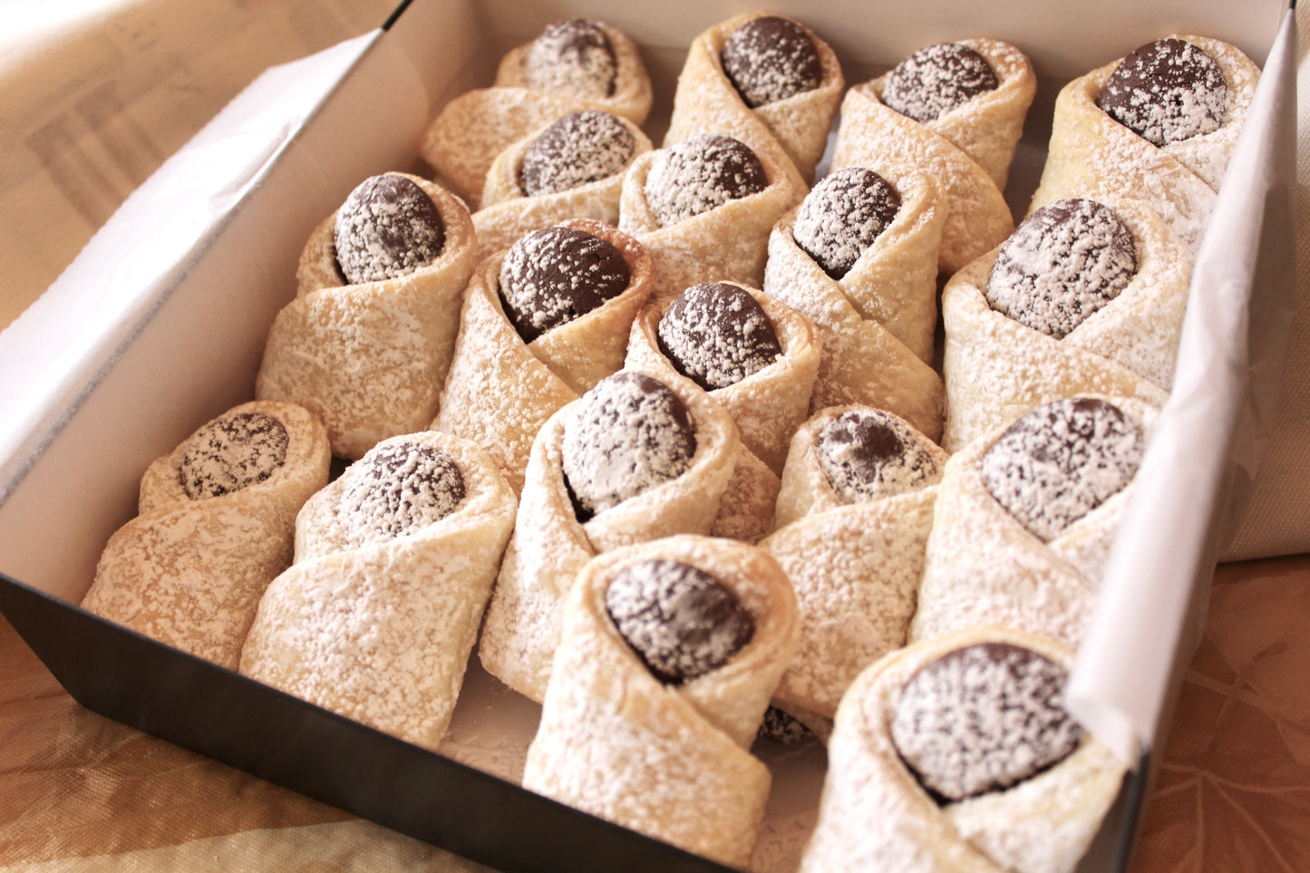 chocolate pastry minis - 18 piece gift box
